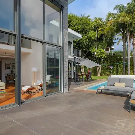 Quebradas By An Island Φουνκάλ