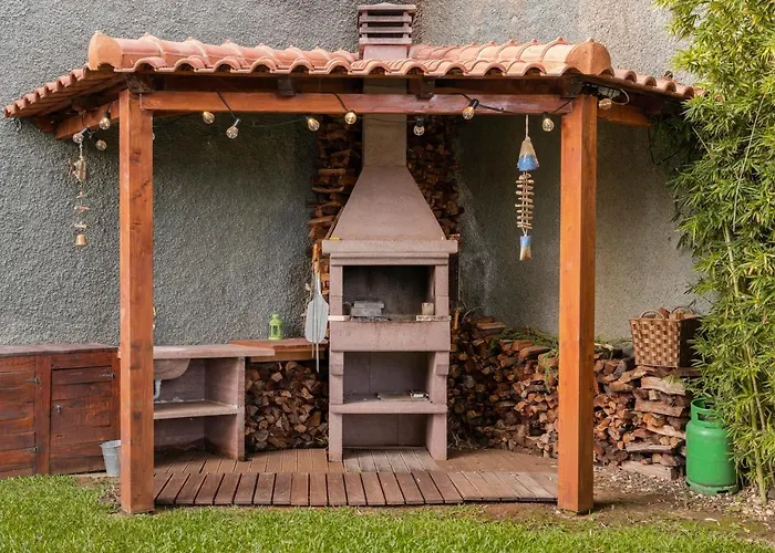 Quebradas By An Island * Φουνκάλ