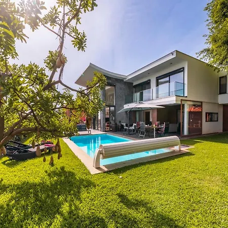 Quebradas By An Island Villa *