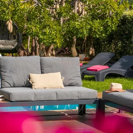 Villa Quebradas By An Island