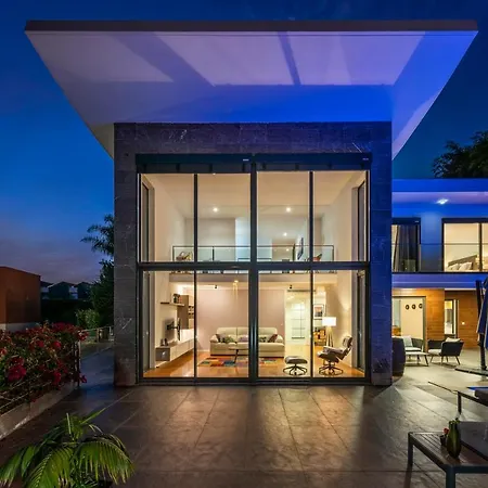 Villa Quebradas By An Island Funchal (Madeira)