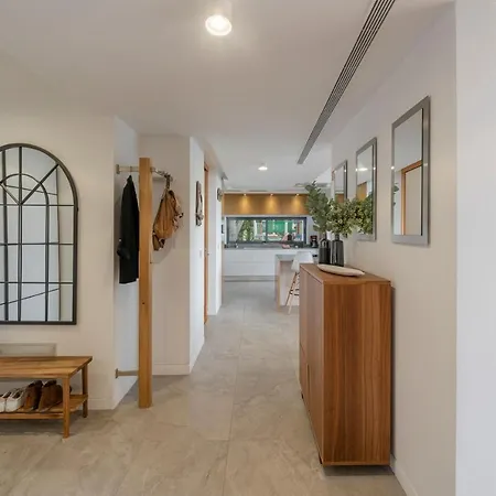 Quebradas By An Island Villa *