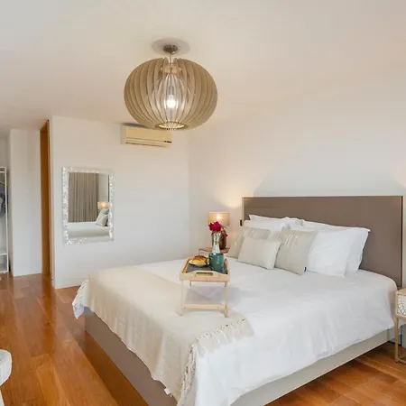 Villa Quebradas By An Island