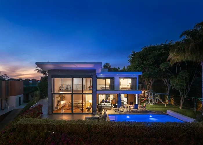 Quebradas By An Island * Funchal (Madeira)