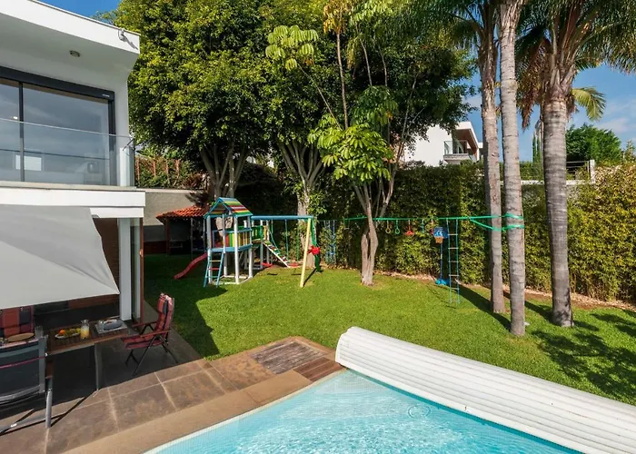 Quebradas By An Island