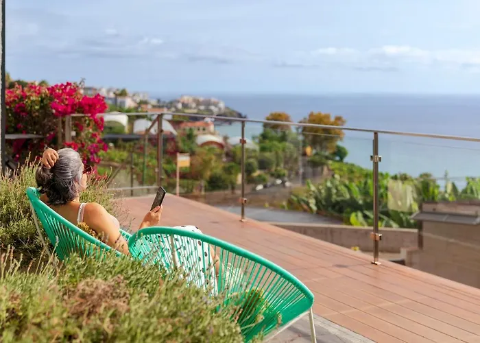 Quebradas By An Island