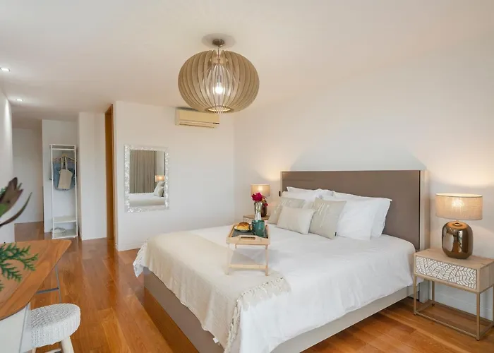 Vila Quebradas By An Island