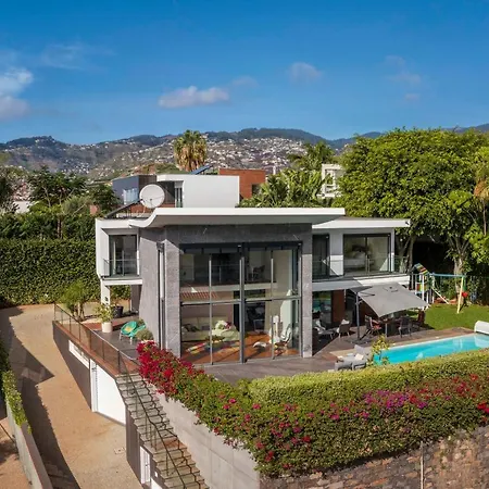 Quebradas By An Island