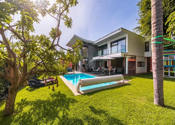 Quebradas By An Island Villa *